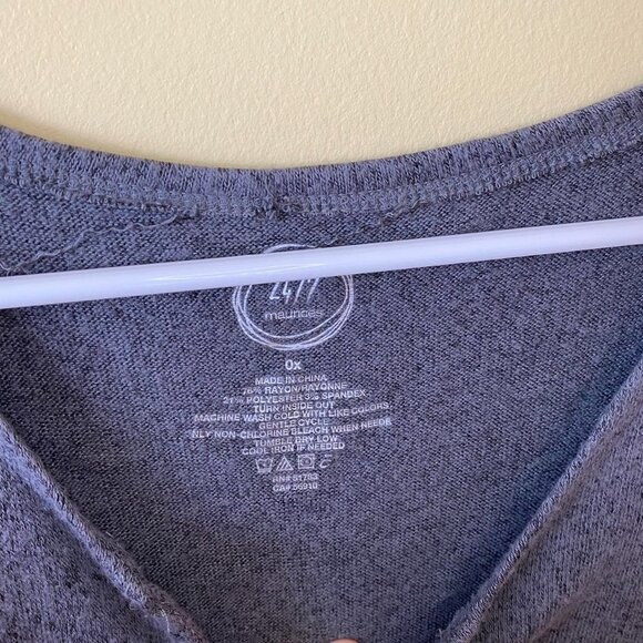 Maurices Grey Polka Dot Shirt Size 0x - Picture 3 of 3